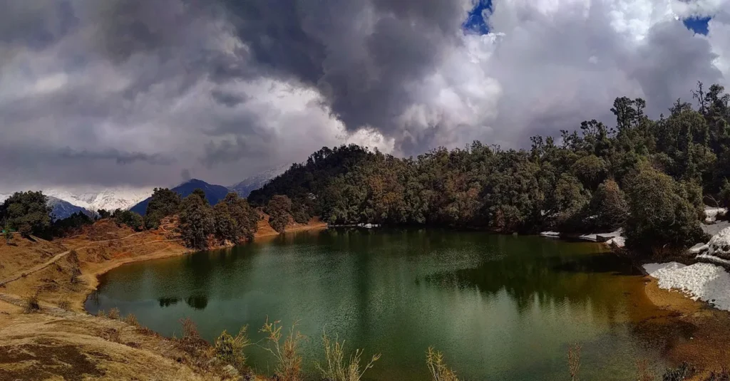 Deoria Tal Trek : Complete Travel Guide (Distance, Itinerary & More) 3 deoriatal uttarakhand image