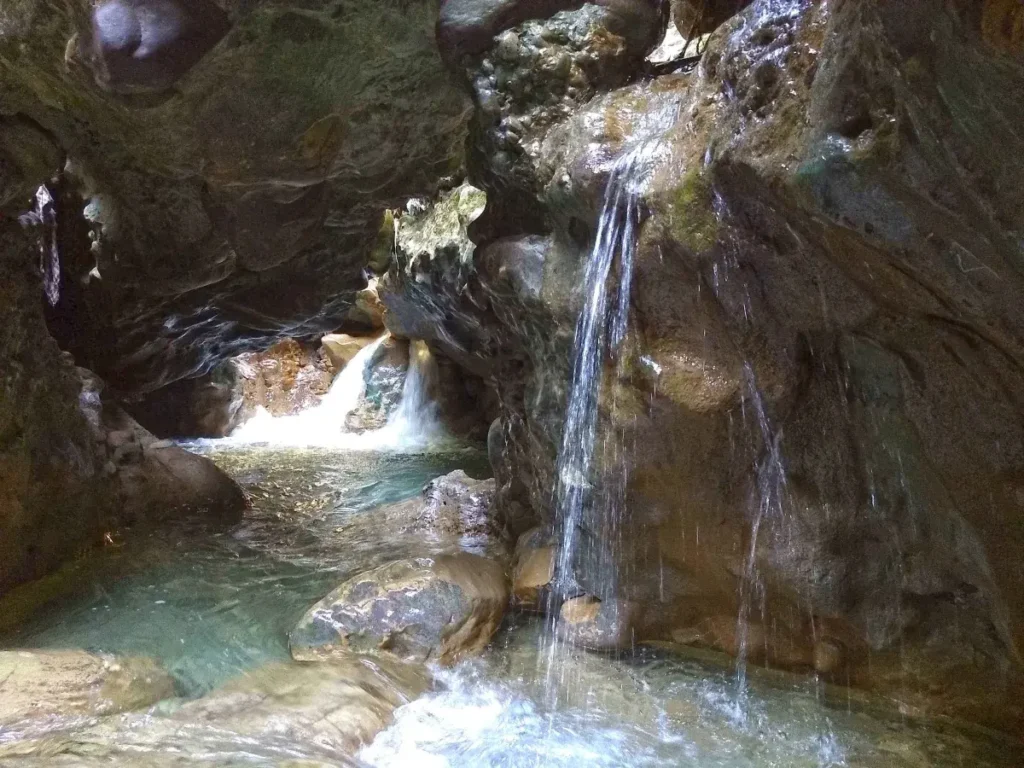 Inside robbers cave dehradun