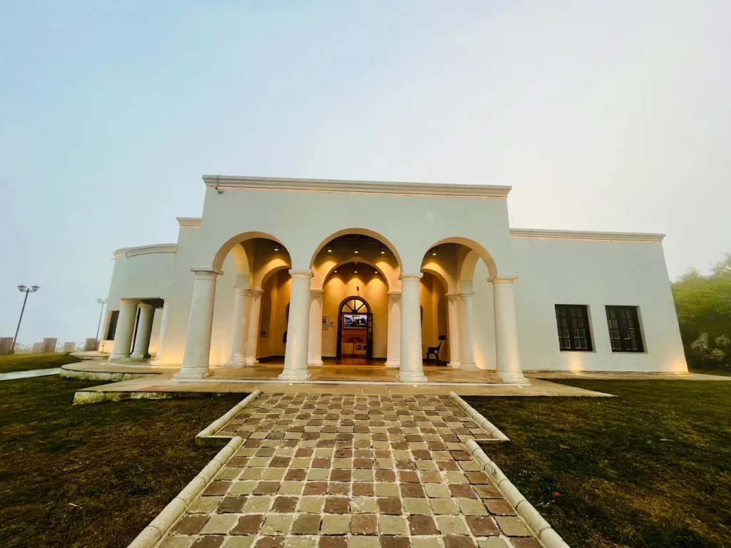 george Everest Mussorrie image